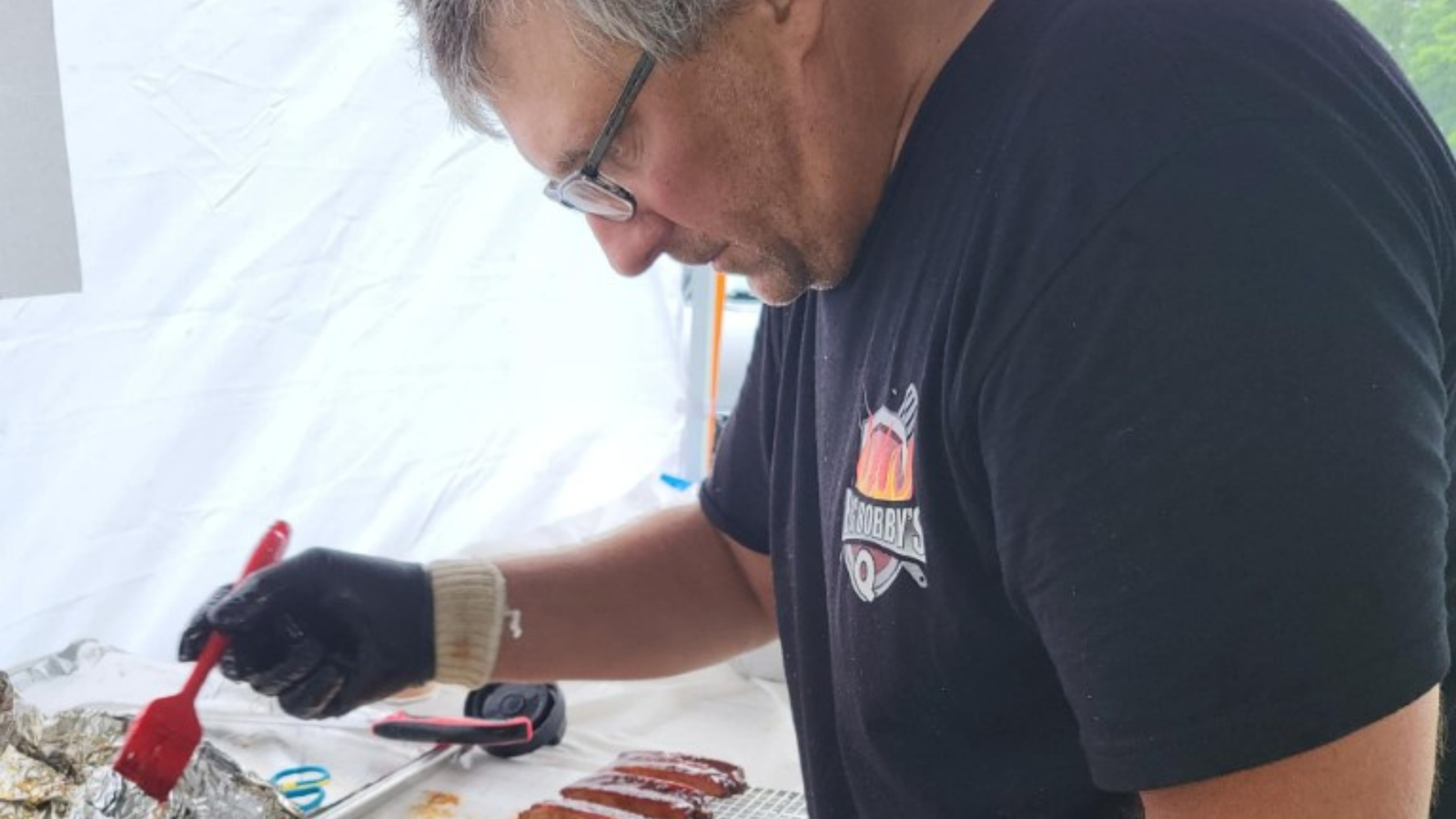 HowsQ Cover - BBQ News